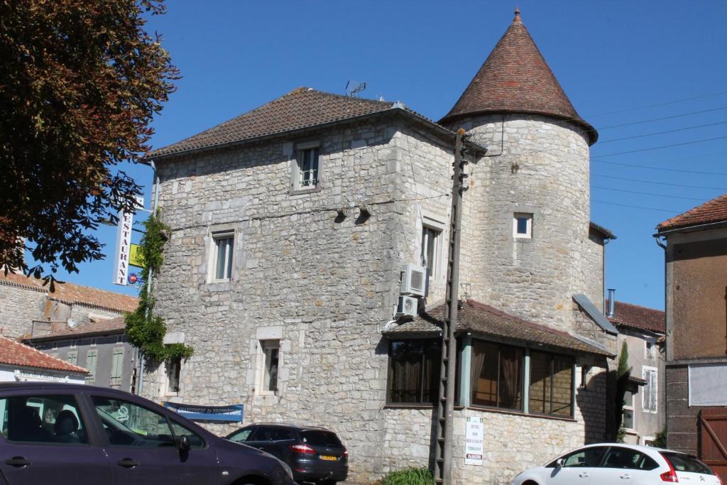 Logis Hotels- Auberge De La Tour - Hotel Et Restaurant Sauzet  Eksteriør bilde